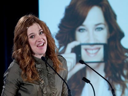 Clara speaking out about Depression (www.google.com/images/clara-hughes.html ())
